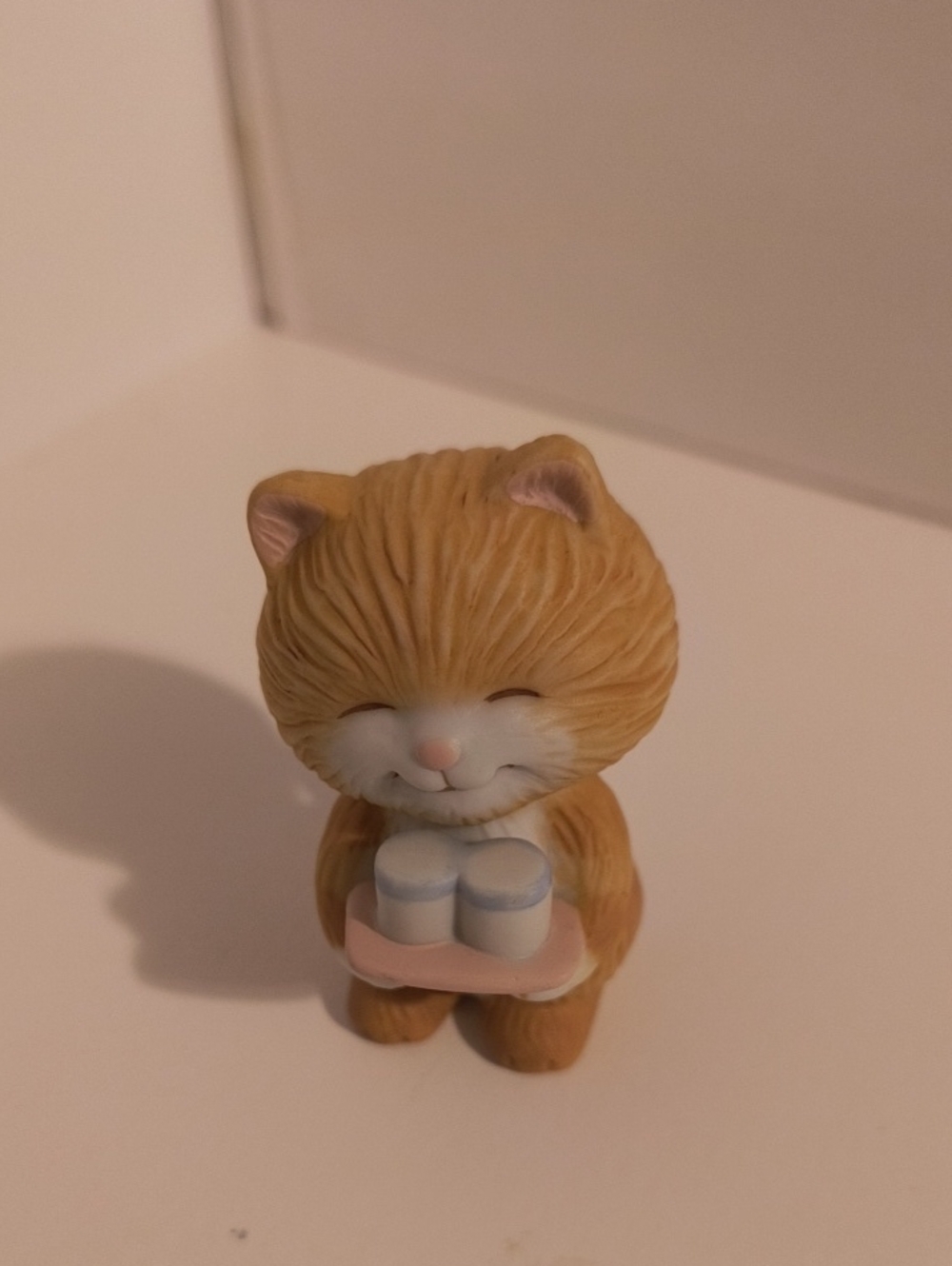Avon Best Buddies Tan Kitten Porcelain Figurine In Box Vintage 2inch B10